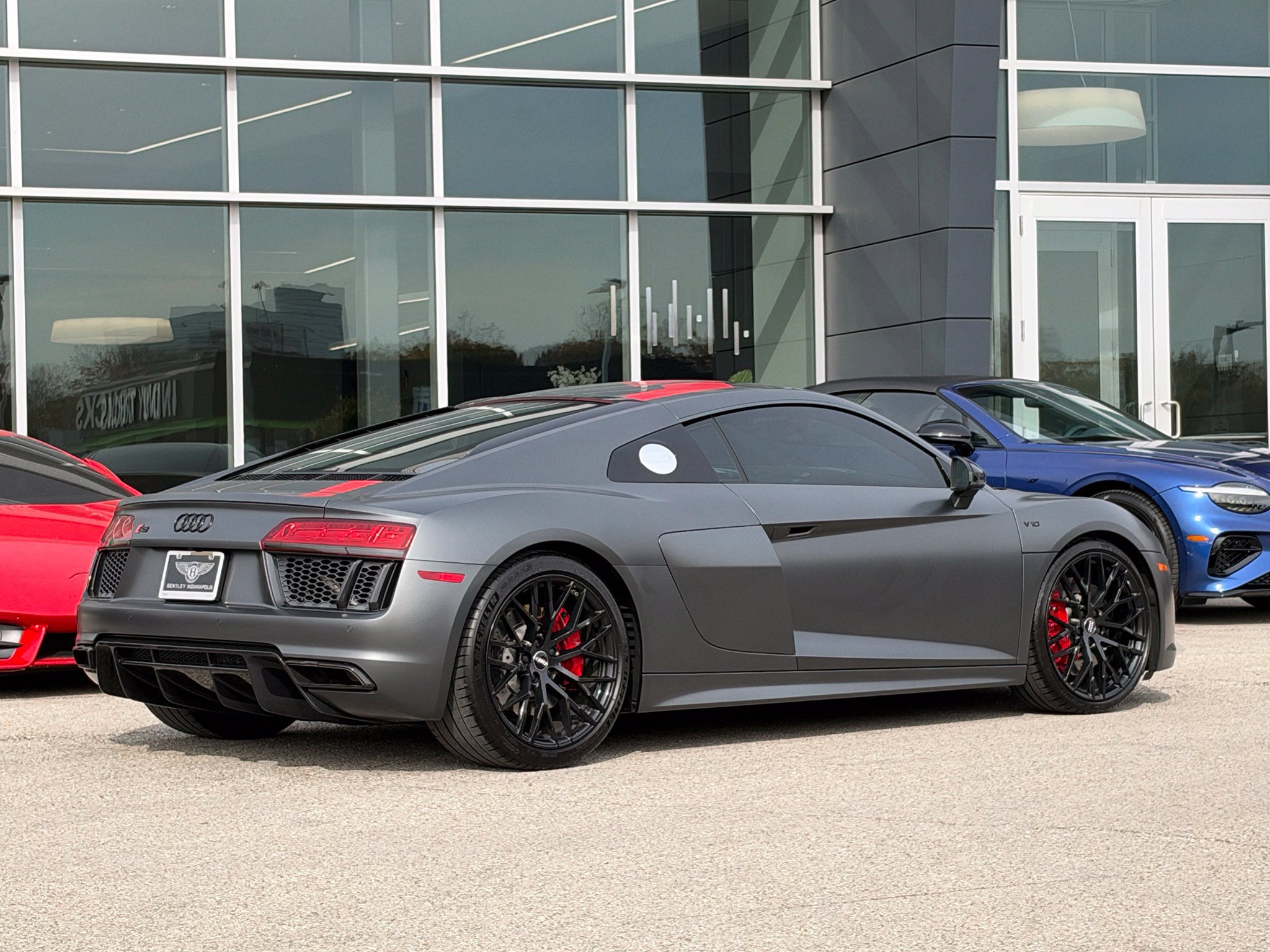 Used 2018 Audi R8 V10 w/ Premium Package RWD image 5