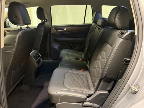 Used 2024 Volkswagen Atlas SE image 22