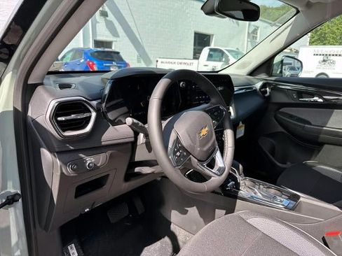 New 2026 Chevrolet TrailBlazer LT w/ Convenience Package AWD/4WD image 13