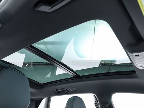 New 2026 Volkswagen Tiguan SE R-Line image 37