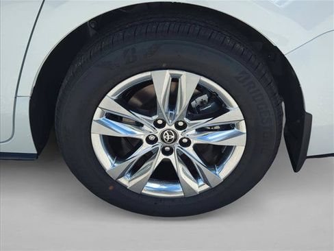 New 2026 Toyota Sienna Limited FWD image 8