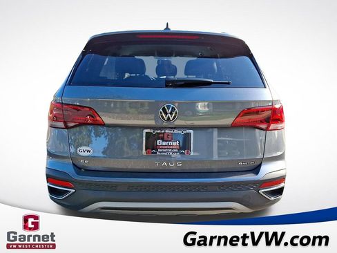 Certified 2022 Volkswagen Taos SE image 5