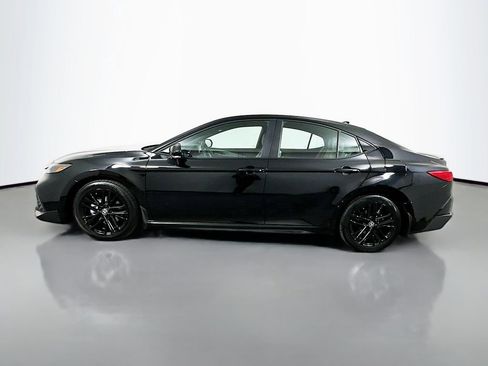 Used 2025 Toyota Camry SE image 8