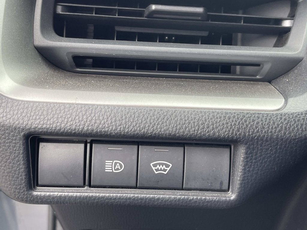 Used 2025 Toyota Prius LE FWD image 24