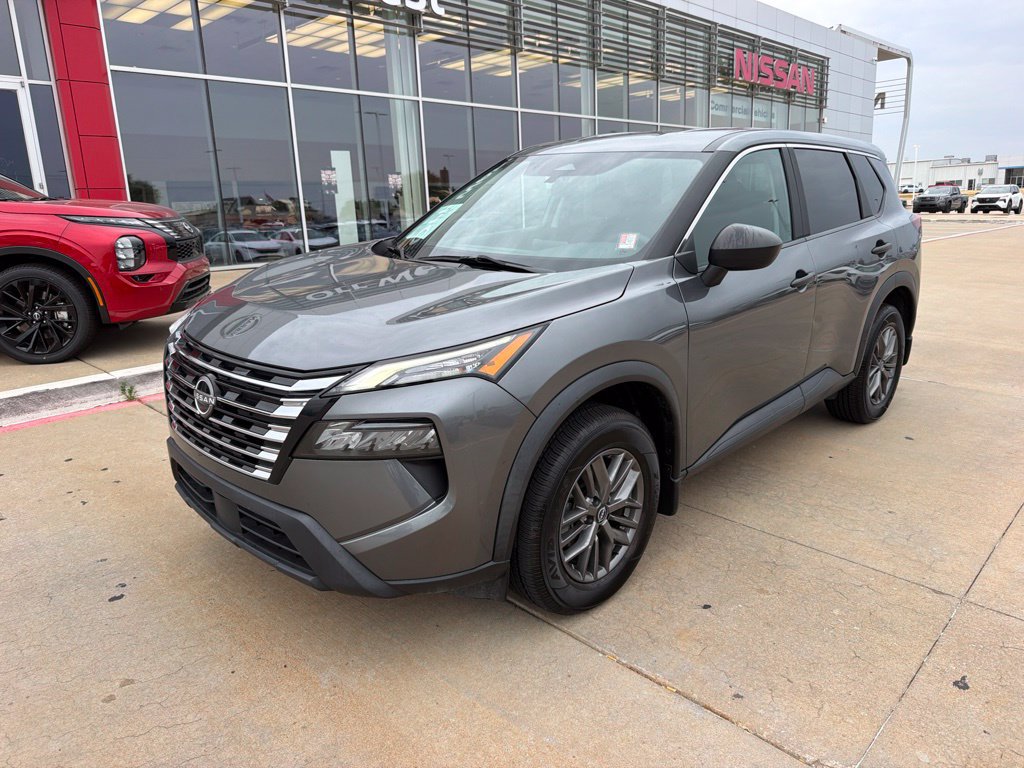 Used 2024 Nissan Rogue S FWD image 1