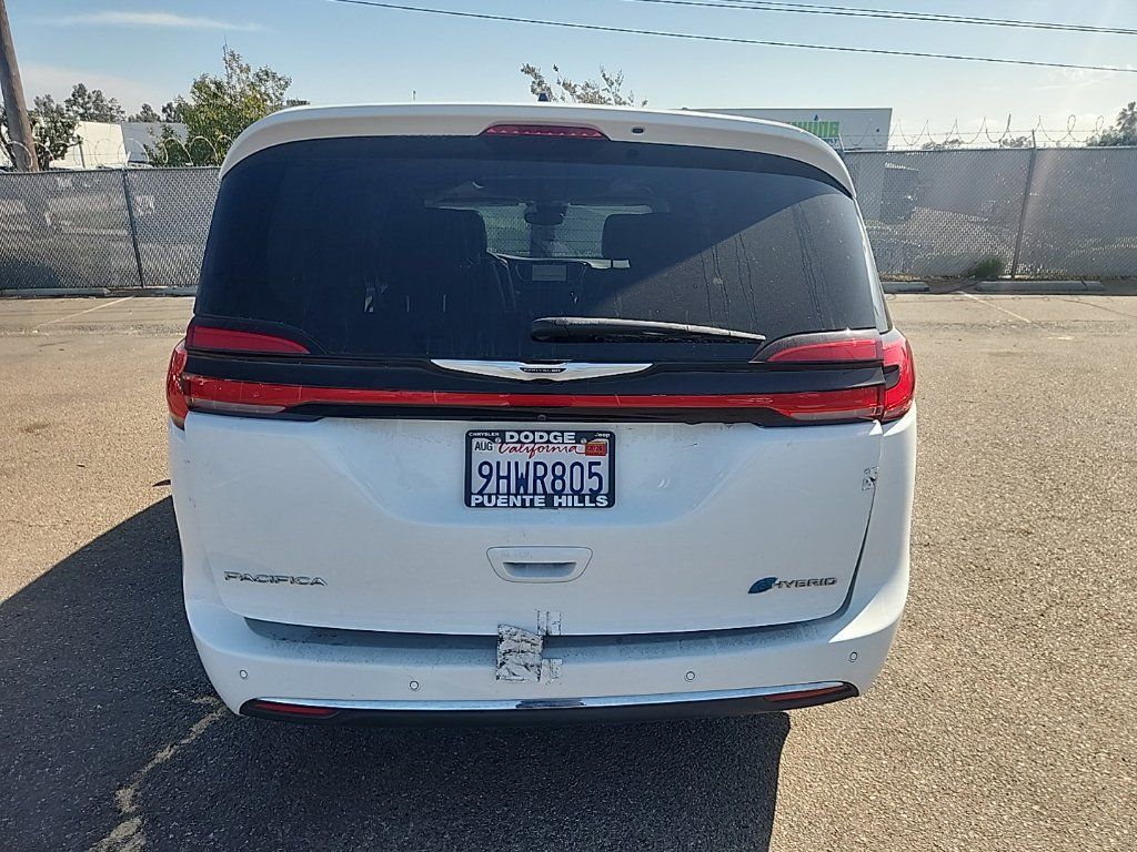 Used 2023 Chrysler Pacifica Limited FWD image 11