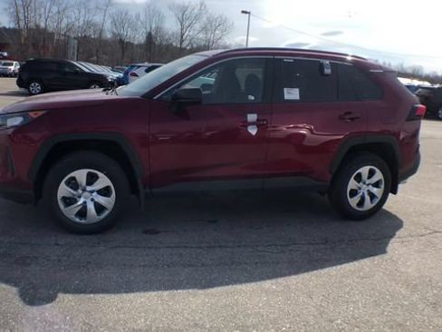 Used 2019 Toyota RAV4 LE AWD/4WD image 4