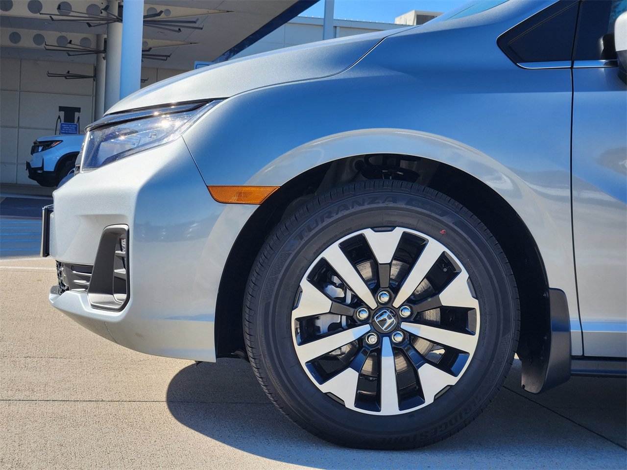 New 2027 Honda Odyssey EX-L image 5