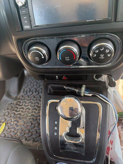 Used 2014 Jeep Compass Sport w/ Power Value Group AWD/4WD image 32