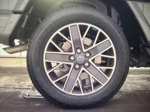 Used 2022 Jeep Wrangler Unlimited Sahara image 7