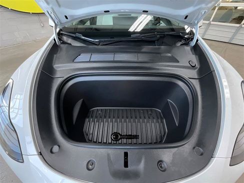 Used 2022 Tesla Model Y Performance AWD/4WD image 29