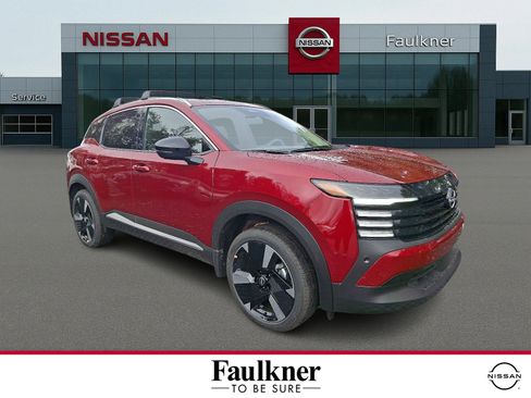 Used 2026 Nissan Kicks SR w/ Cold Weather Package image 1