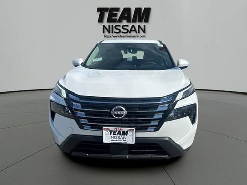 Certified 2025 Nissan Rogue SV AWD/4WD image 2