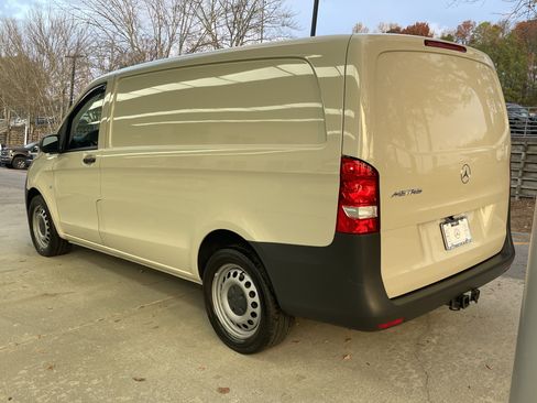 Used 2023 Mercedes-Benz Metris image 13