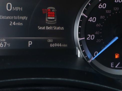 Used 2023 Toyota Highlander XLE image 21