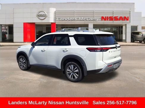 Used 2022 Nissan Pathfinder SL FWD image 6