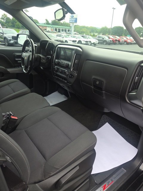 Used 2017 Chevrolet Silverado 1500 LT w/ Redline Edition AWD/4WD image 21