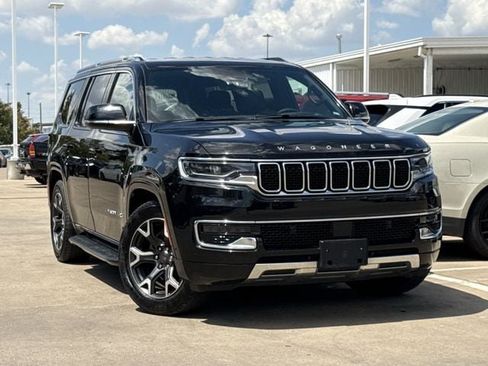 Used 2024 Jeep Wagoneer Series III AWD/4WD image 2