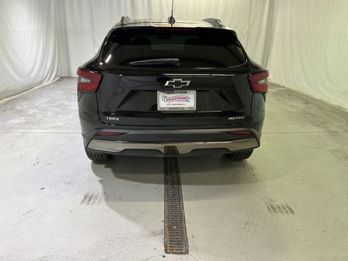 Certified 2026 Chevrolet Trax ACTIV w/ Sunroof Package FWD image 9