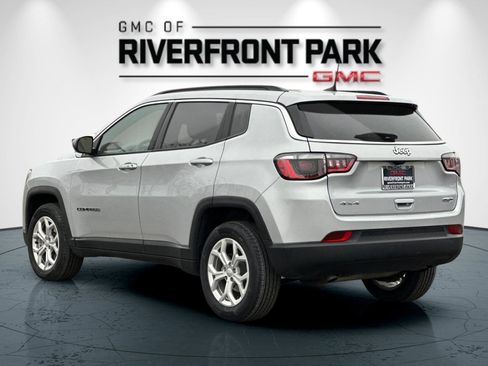 Used 2024 Jeep Compass Latitude image 5