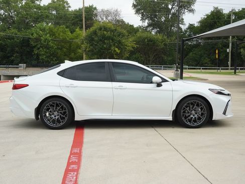 Used 2025 Toyota Camry XSE FWD image 6