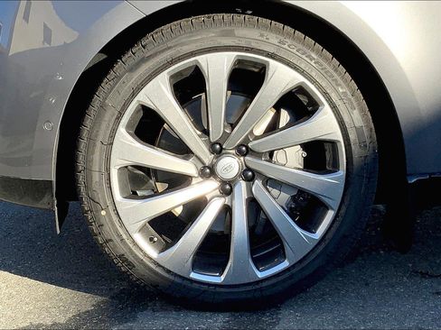 New 2025 Land Rover Range Rover SE image 13