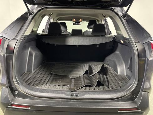 Certified 2021 Toyota RAV4 LE image 10