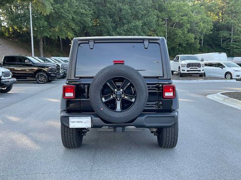Used 2022 Jeep Wrangler Unlimited Sport AWD/4WD image 4