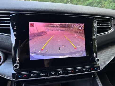 Used 2024 Jeep Wagoneer L Series II image 17