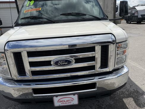 Used 2019 Ford E-450 and Econoline 450 Super Duty w/ Motorhome Prep Package RWD image 4