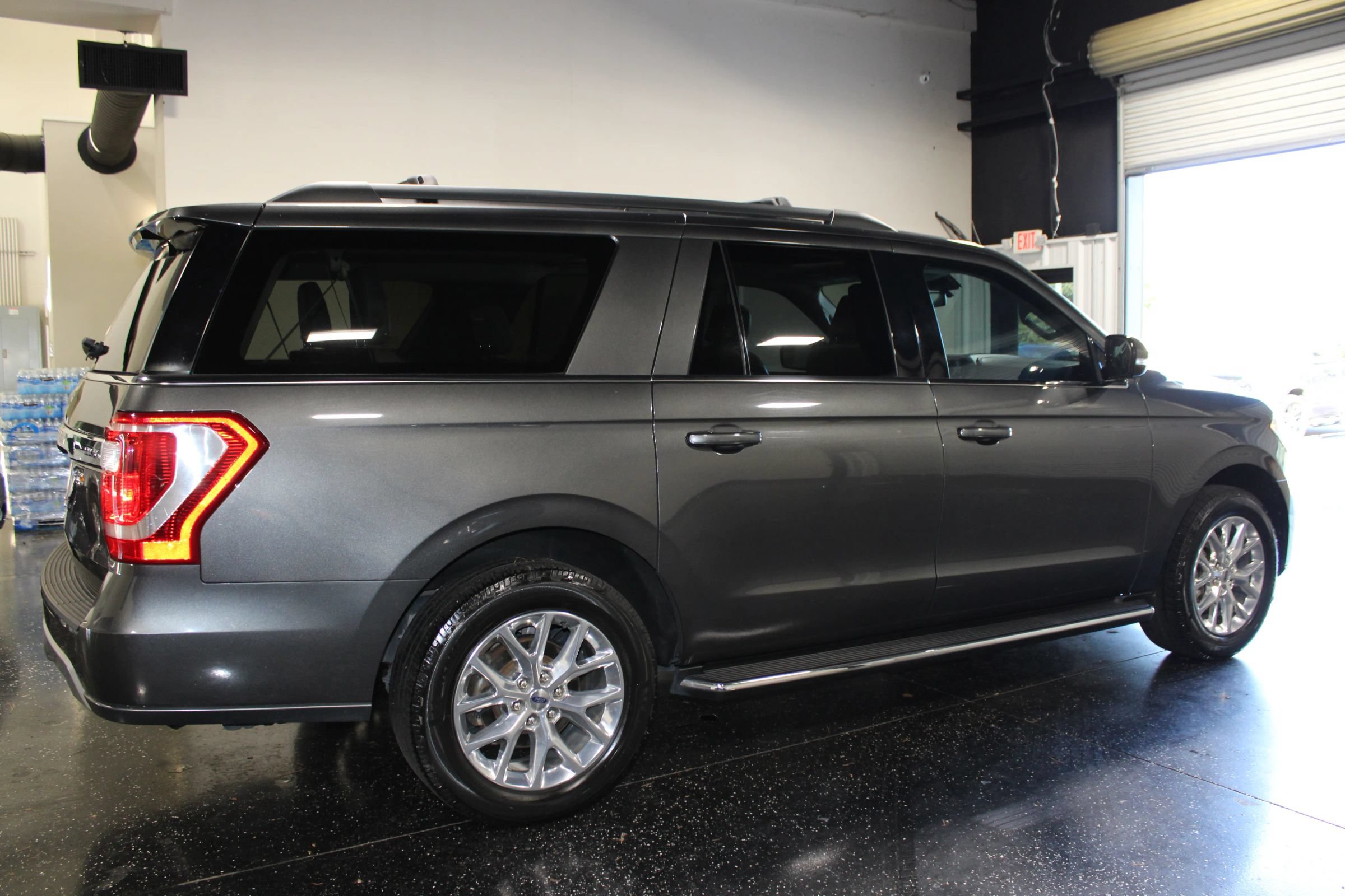 Used 2020 Ford Expedition Max XLT w/ Equipment Group 202A RWD image 3