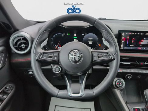 Used 2024 Alfa Romeo Tonale Veloce image 20