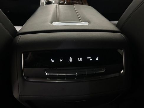 Used 2022 Cadillac Escalade Premium Luxury w/ Performance Package AWD/4WD image 29