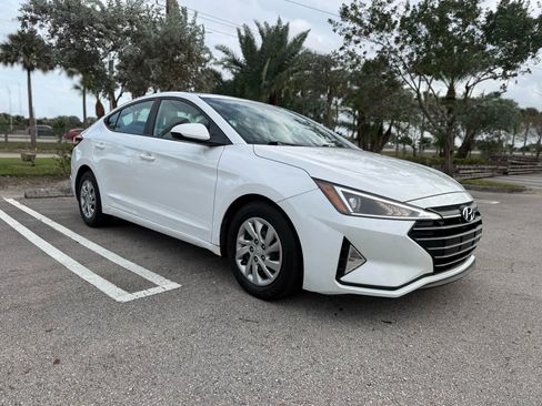 Used 2020 Hyundai Elantra SE w/ Cargo Package (C1) image 10