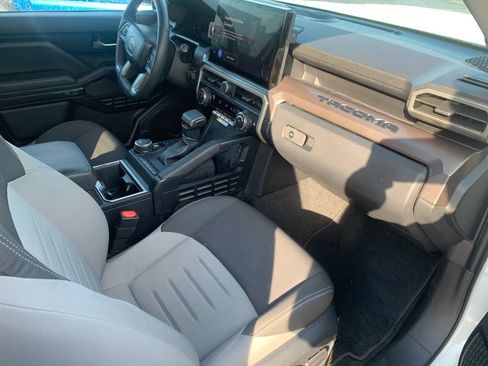 Used 2024 Toyota Tacoma TRD Sport w/ TRD Sport Upgrade Package AWD/4WD image 18