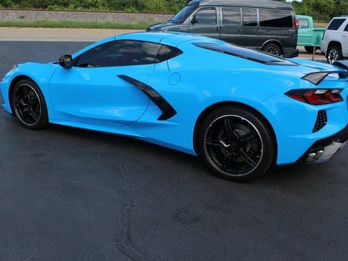 Used 2022 Chevrolet Corvette Stingray Preferred Cpe w/ Z51 Performance Package RWD image 23