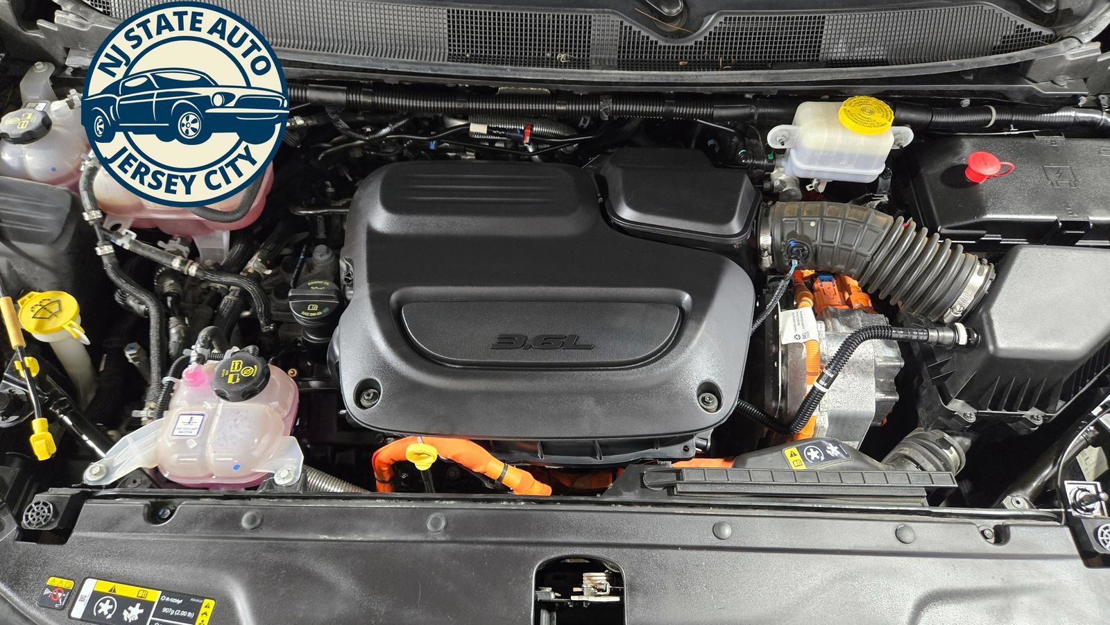 Used 2024 Chrysler Pacifica Limited FWD image 44