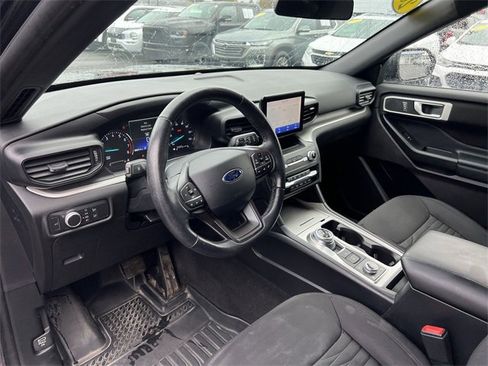 Used 2020 Ford Explorer XLT w/ Comfort Package image 10