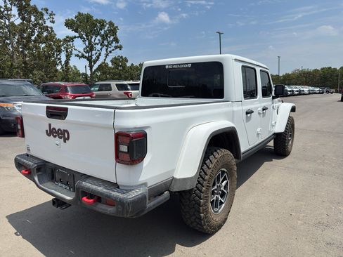 Used 2025 Jeep Gladiator Rubicon AWD/4WD image 5