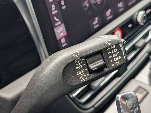 Used 2023 Porsche Macan AWD/4WD image 27