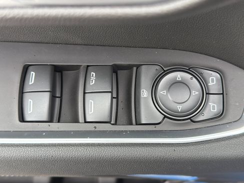 Used 2025 Chevrolet Silverado 1500 LT AWD/4WD image 13