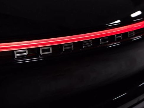 Certified 2026 Porsche Macan AWD/4WD image 18