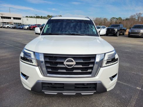 Used 2022 Nissan Armada SL w/ Captain's Chairs Package image 8
