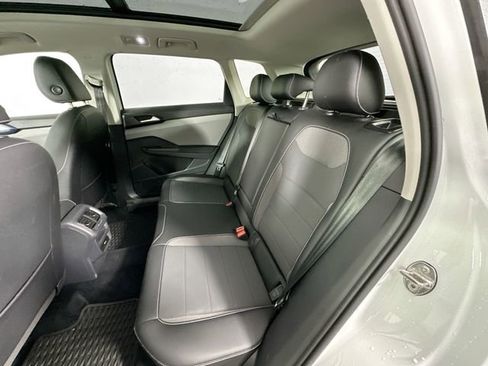 Used 2022 Volkswagen Taos SE image 23