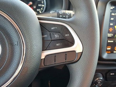 Certified 2023 Jeep Renegade Latitude image 26