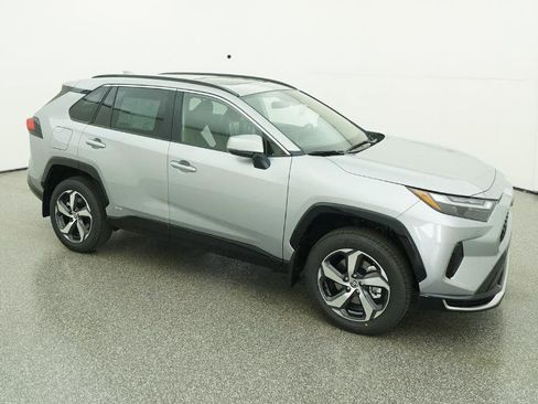 New 2025 Toyota RAV4 SE image 27