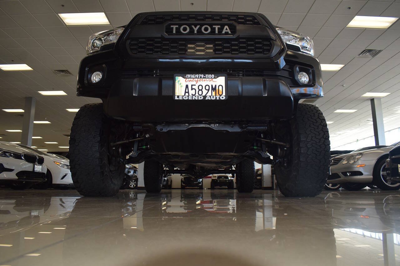 Used 2020 Toyota Tacoma TRD Off-Road AWD/4WD image 4