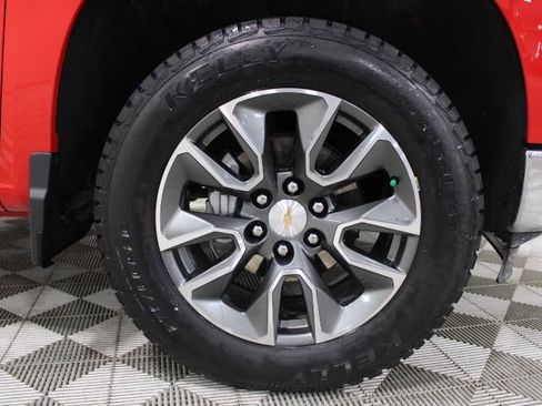 Used 2025 Chevrolet Silverado 1500 LT AWD/4WD image 46