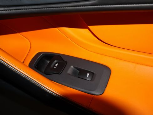 Used 2016 McLaren 570S Coupe RWD image 43