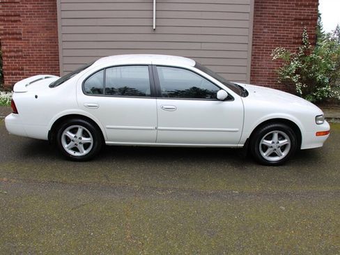 Used 1999 Nissan Maxima SE FWD image 12